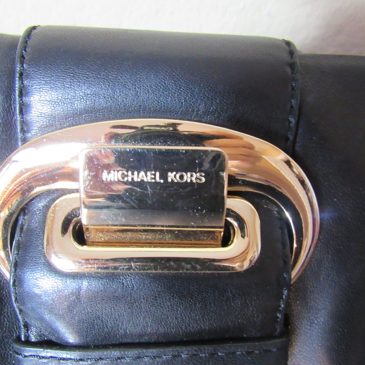 MICHAEL KORS ゴールド クラッチバッグ Cece Medium Metallic Clutch | Michael Kors [US]