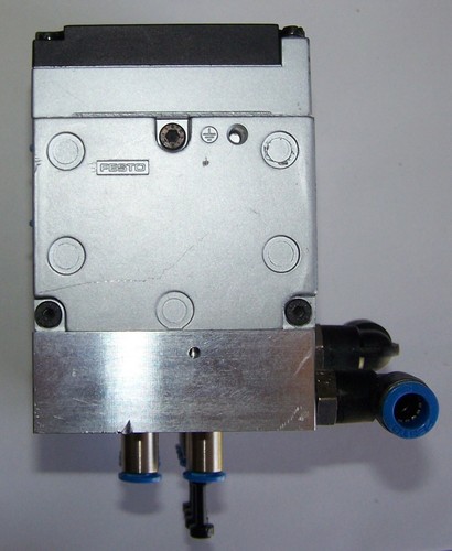 Festo CPV10-GE-MP-6 Collettore Valvola e 5 Solenoidi Comm Modulo e Raccordi - Foto 3 di 6