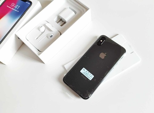 Apple iPhone X - 256 GB - Space Gray (Unlocked) - Picture 4 of 8