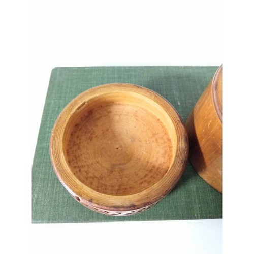Vintage Carved Wood Box Made in Soviet Union - Small Round Trinket Box - Picture 8 of 9