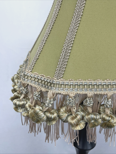 Lampada da tavolo stile vittoriano art deco paralume salvia/verde lime beige, frange nappa - Foto 6 di 23