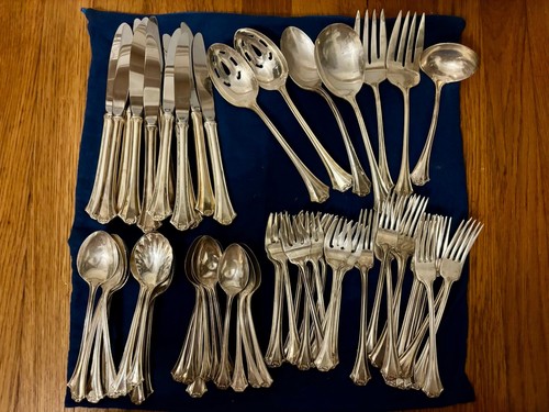 Reed and Barton stainless steel 66 Piece Silverware Set “Mirrorsteel” - Picture 4 of 11