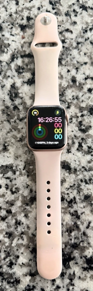 アップルウォッチ5 gold aluminum case 40mm Amazon.com: Apple Watch Series 5 (GPS + Cellular, 40MM) - Gold