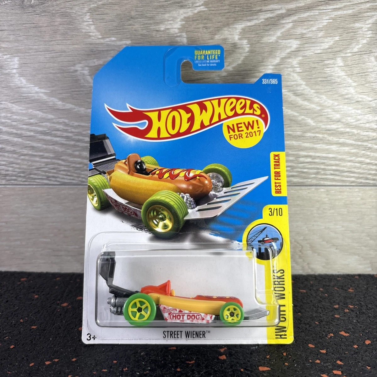 Hot Wheels 2017 – HW City Works Street Wiener (Hot Dog Car) – 1:64, Neon-grüne Reifen