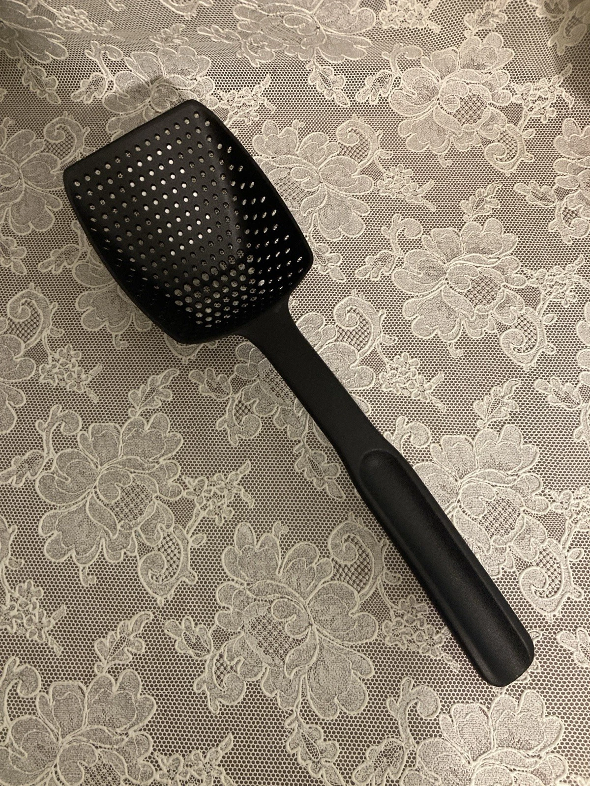 Pampered Chef 11” Scoop & Drain Black Nylon Black Strainer Colander Small 11” Sz