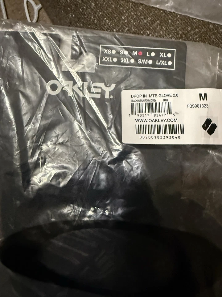 GUANTE Oakley Drop In MTB Nuevo Foto 3 de 4