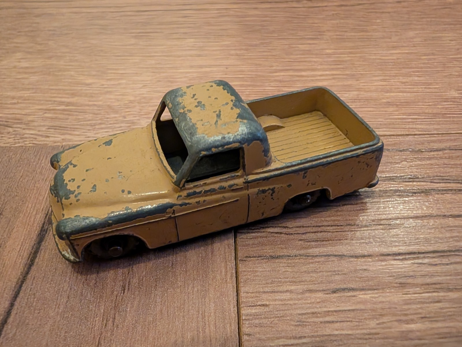 Matchbox 50a, Commer Pick Up - Free Price Guide & Review