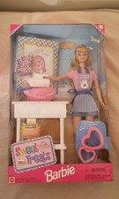 Vintage Sweet Treats Barbie Doll Kitchen Set Mattel Vintage 1998 20780 NEW