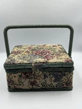 VTG FLORAL TAPESTRY & WICKER Sewing BASKET W/ A GREEN BRAIDED HANDLE SEE
