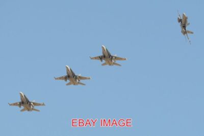 FOTO FLUGZEUG 2016 NTM - SWISS HORNET FORMATION THE SWISS HORNETS BREAK FOR L