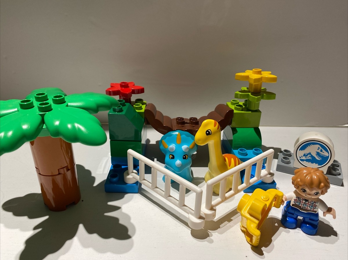 Lego Duplo Set 10879 Jurassic Park Gentle Giants Petting Zoo Complete