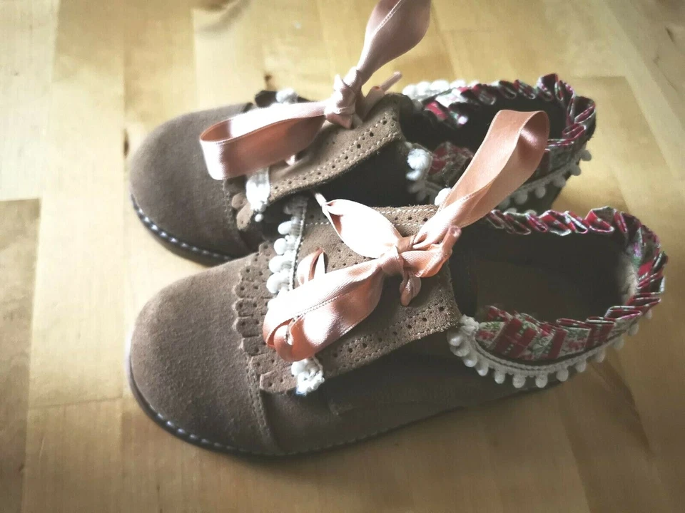 Zapatos de niña españoles Foto 2 de 2