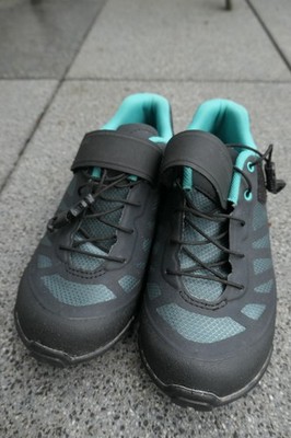 Fahrradschuhe Gr. 36 Shimano, neuwertig.
