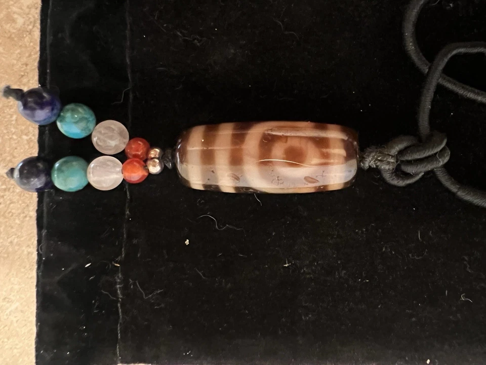 Antiguo Dzi tibetano - dos ojos Foto 2 de 4