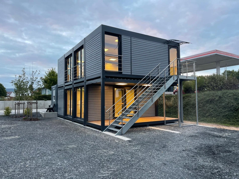 Containeranlage auf eine Etage mir Außen Leiter - Bild 3 von 4