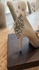 Badgley Mischka Kiara Ivory AMAZING Embellished Jewel Peep Toe Heels Size 6.5