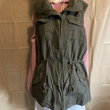 Sebby Green Denim Utility Cargo Vest Sz XL  Zip & Snaps Up W/ Drawstring Waist