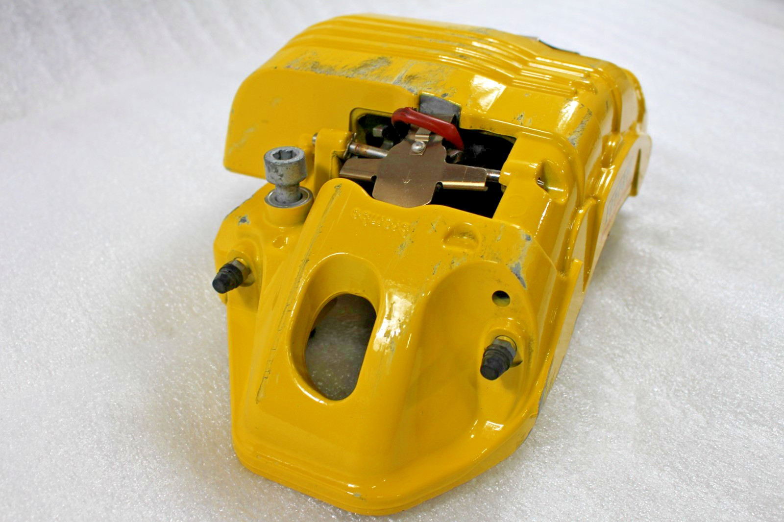 Ferrari 296 GTB, LH, Left, Front Brake Caliper, Yellow, Dmg, Used, P/N 776910
