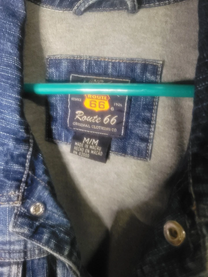 Chaqueta vaquera forrada Route 66, talla M/M, cierre a presión, tiene 4 bolsillos en la parte delantera Foto 2 de 4