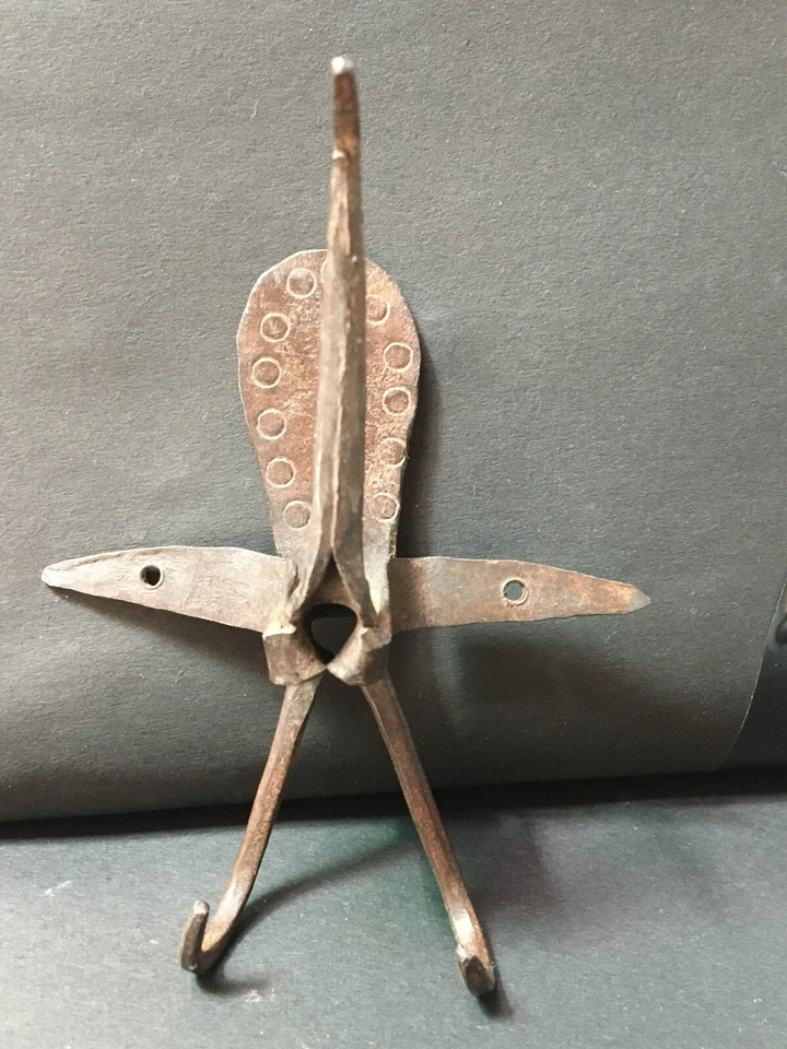 Old Vintage Rustic Iron Handmade Peacock Shape Wall Hook Coat Rack Hanger - Image 3 of 4