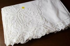 Copriletto matrimoniale  in " pizzo Rinascimento" in lino bianco