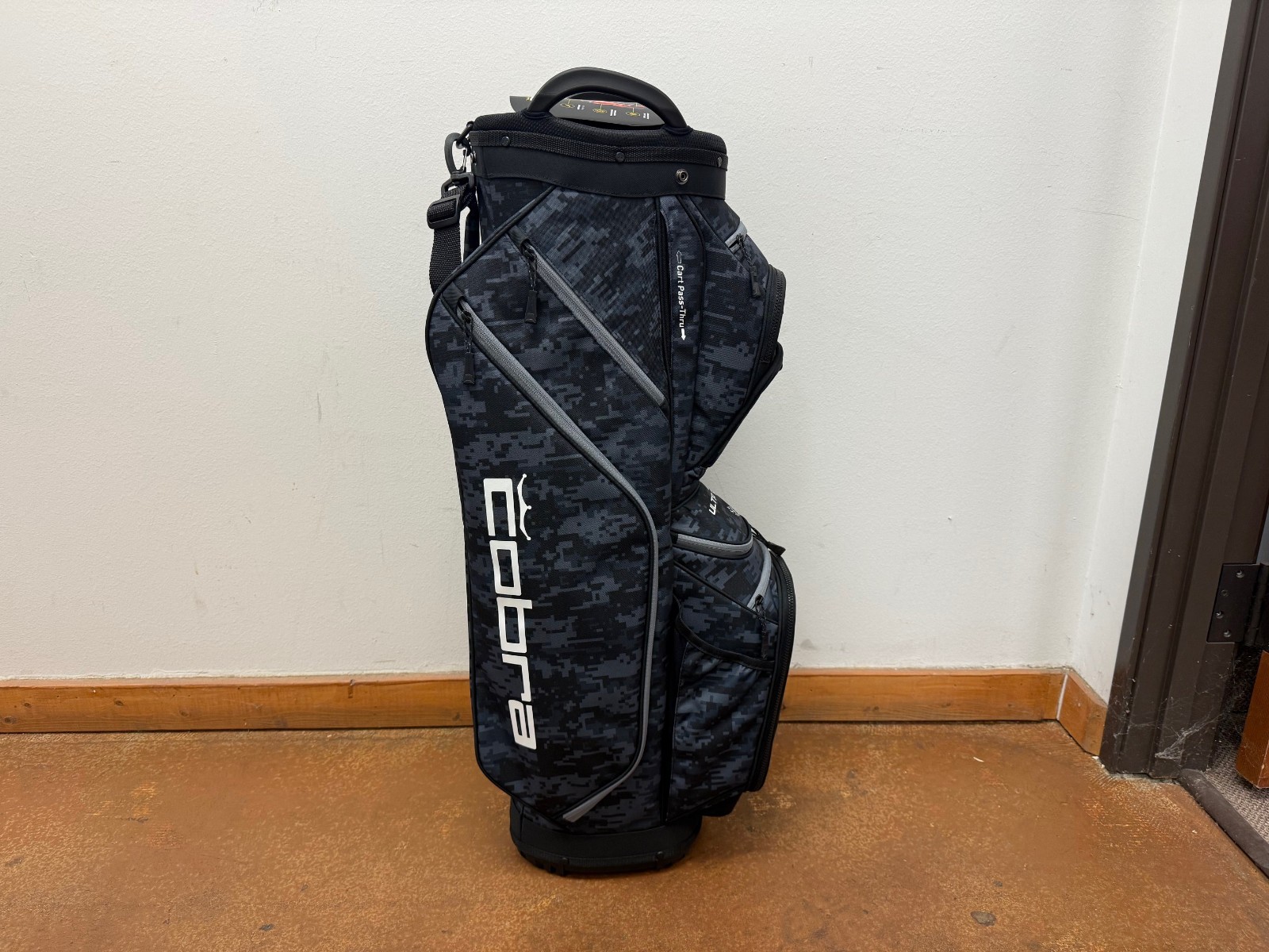 2022 Cobra Ultralight Pro 14-Way Cart Bag - Black Camo **MINT**