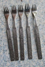 Oneida Northland Stainless Spring Fever Pattern hors d'oeuvre/ CocktailForks (5)