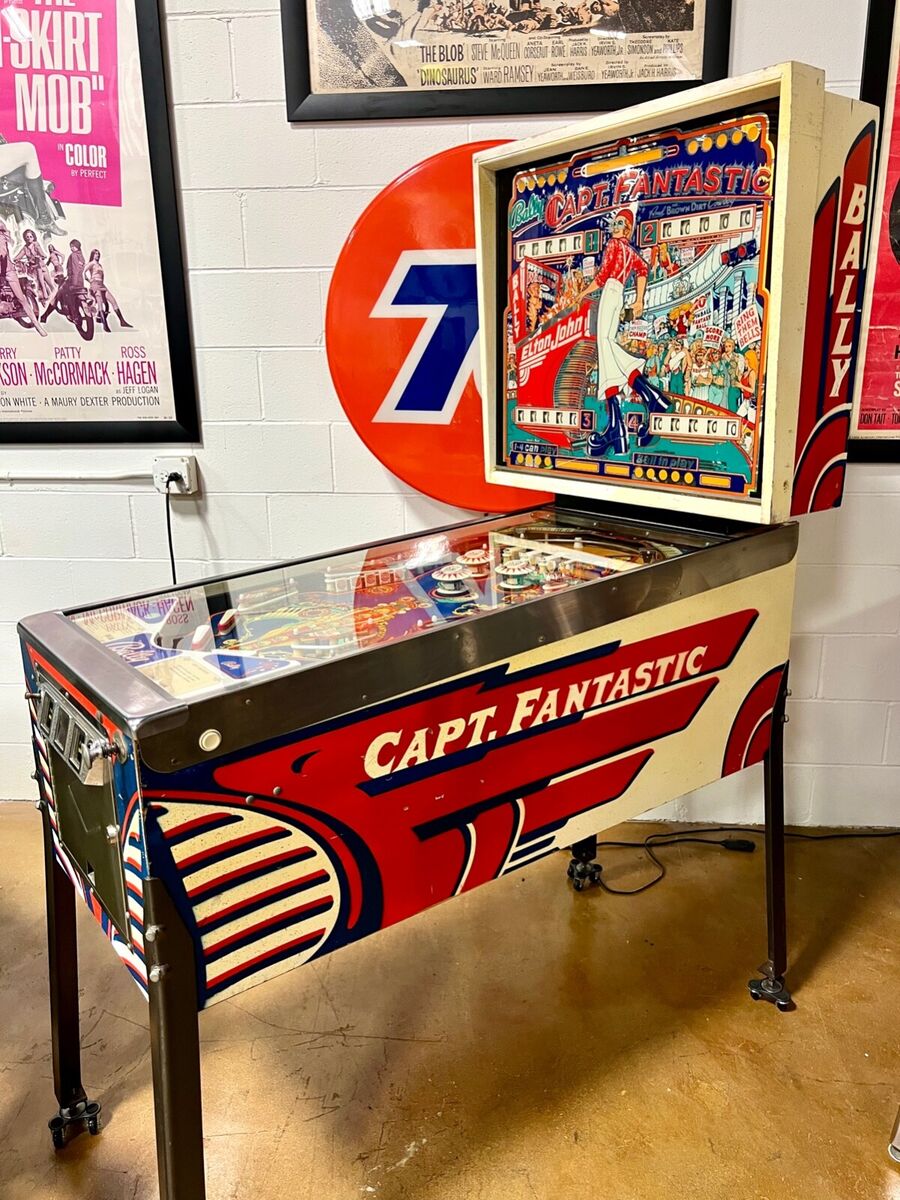 1976 BALLY CAPTAIN FANTASTIC PINBALL MACHINE VINTAGE ARCADE GAME