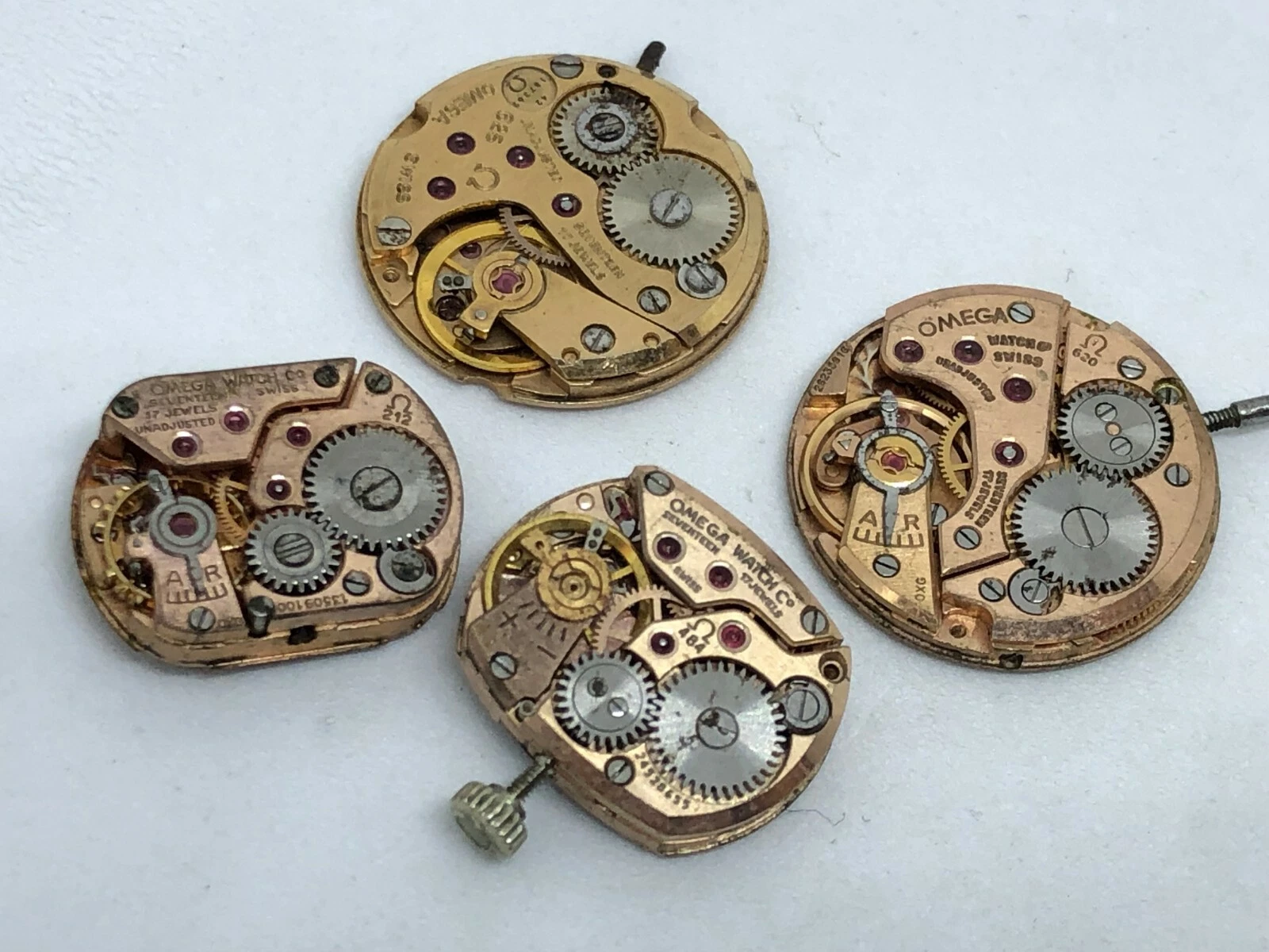 Lot of Vintage Omega Hand Winding Movements - Cal: Ω 620 - Ω 625 - Ω 484 - Ω 212 - Picture 1 of 12