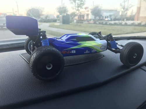 *NUEVO* Pieles de chasis (juego de 2) para Losi 1/16 RC Mini-B - Imagen 2 de 5