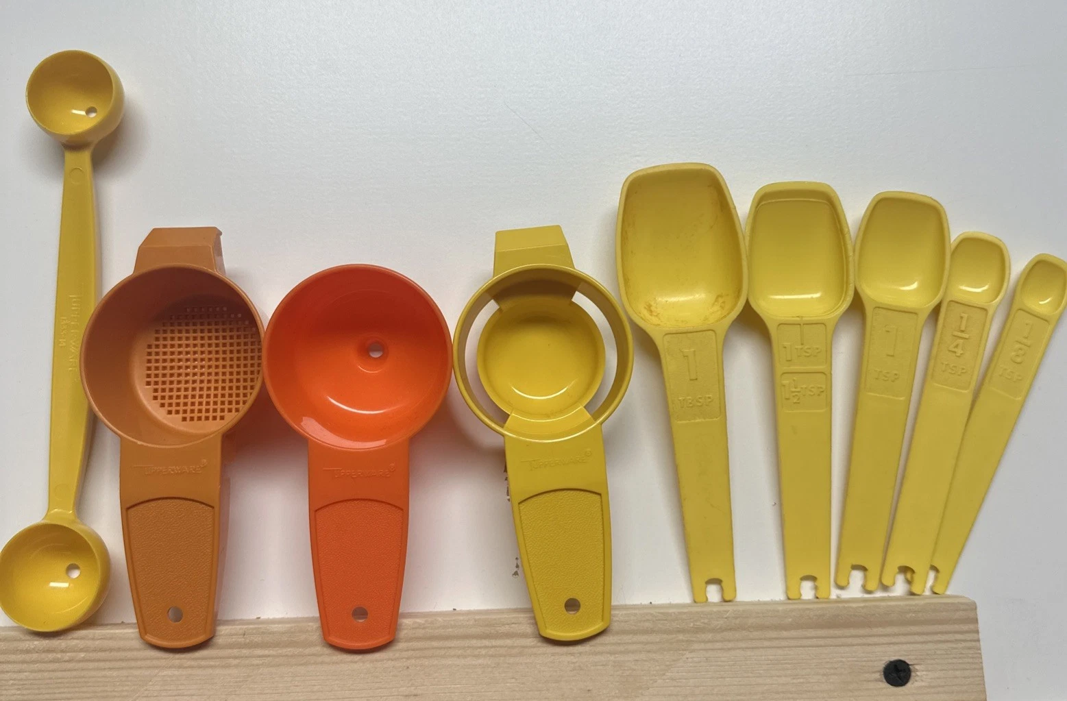 Tupperware Mini Sifter, Mini Egg Separator & Mini Funnel Measuring Spoons Ball
