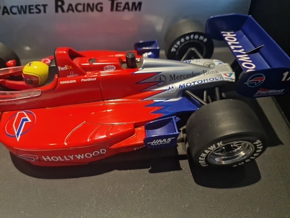 MINICHAMPS UT Models 1:18 Reynard 981 Pacwest NASCAR Racing M.Gugelmin # 17 - Imagem 4 de 4