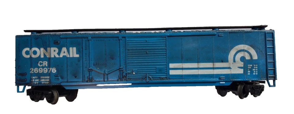 Model Power #269976 HO Conrail Blue Box Car, Good Condition Weathered Pre-Owned - Image 2 of 4