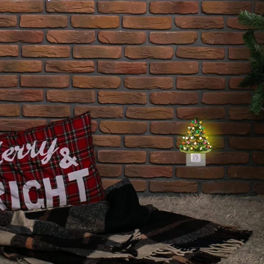 Two's Company Christmas Tree Night Light - Thumbnail 3