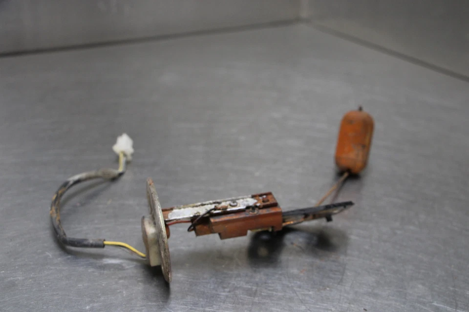 10-17 Hyosung GT250R Fuel Level Sensor Sender - Image 4 of 4