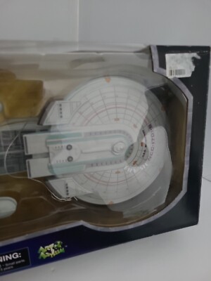 2013 Diamond Select/Art Asylum -Star Trek Enterprise NCC-1701-B