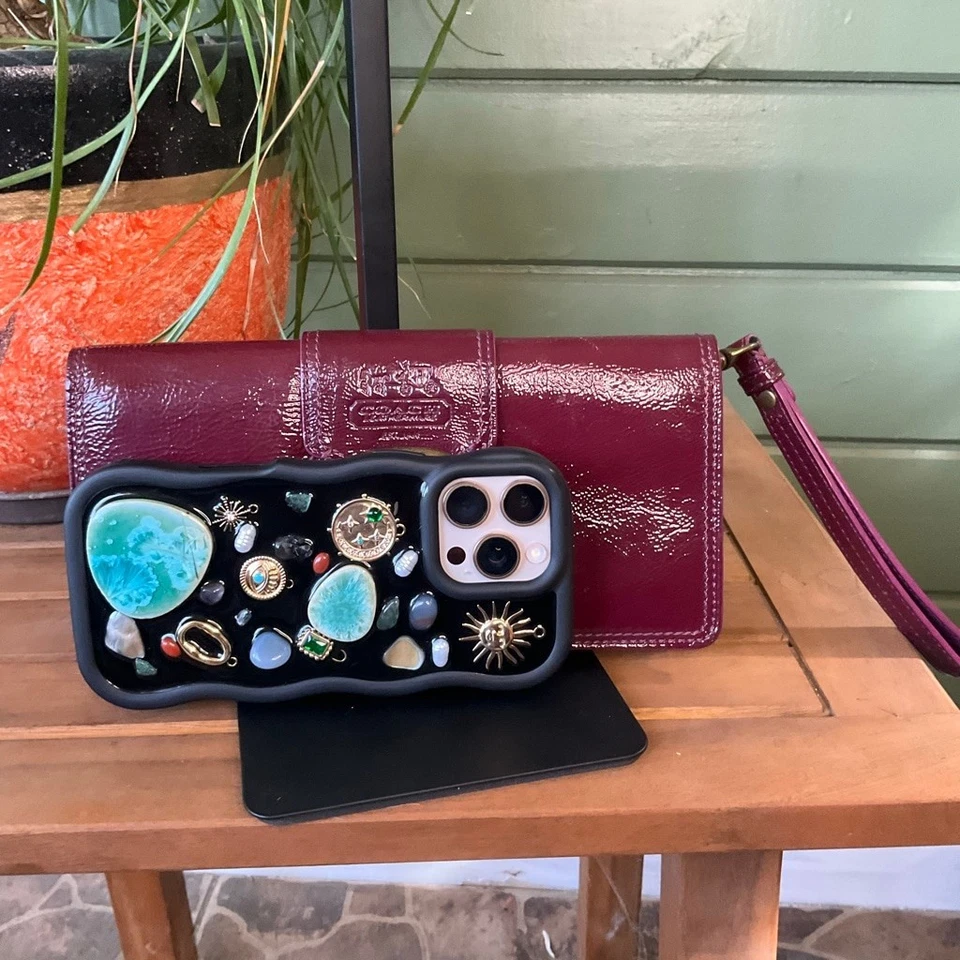 EUC Coach Bleecker Eggplant Patent Clutch, fits iPhone Pro Max Brass Hardware - Image 2 of 4