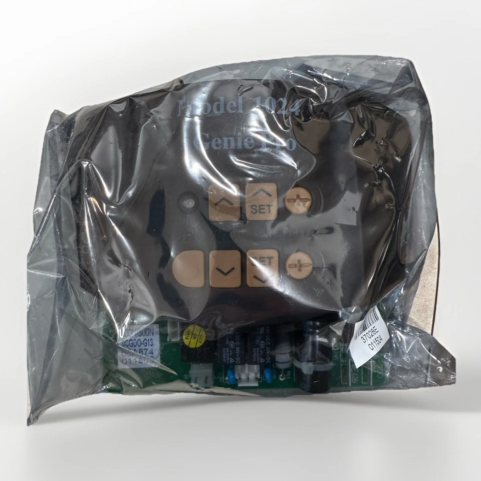 Genie 1024 Circuit Board 37028E Garage Door Opener Reliag 600/800 39537R.S - Image 3 of 3