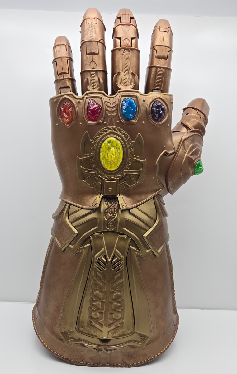 Marvel E0491 Legends Series Articulated Electronic Infinity