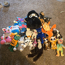 Mixed Lot of Assorted Stuffed Animals and Plush Toys