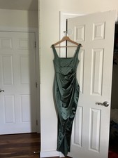 Windsor Rebecca Green Satin Slim-Fit Formal Maxi Dress Size Medium