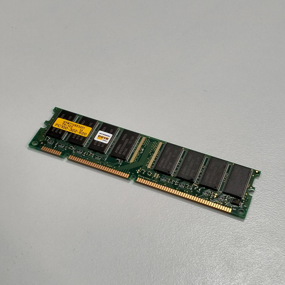 Genuine Hyundai 256MB PC100 100MHz non-ECC Unbuffered 168-Pin DIMM HYM71V653201 - Image 2 of 4