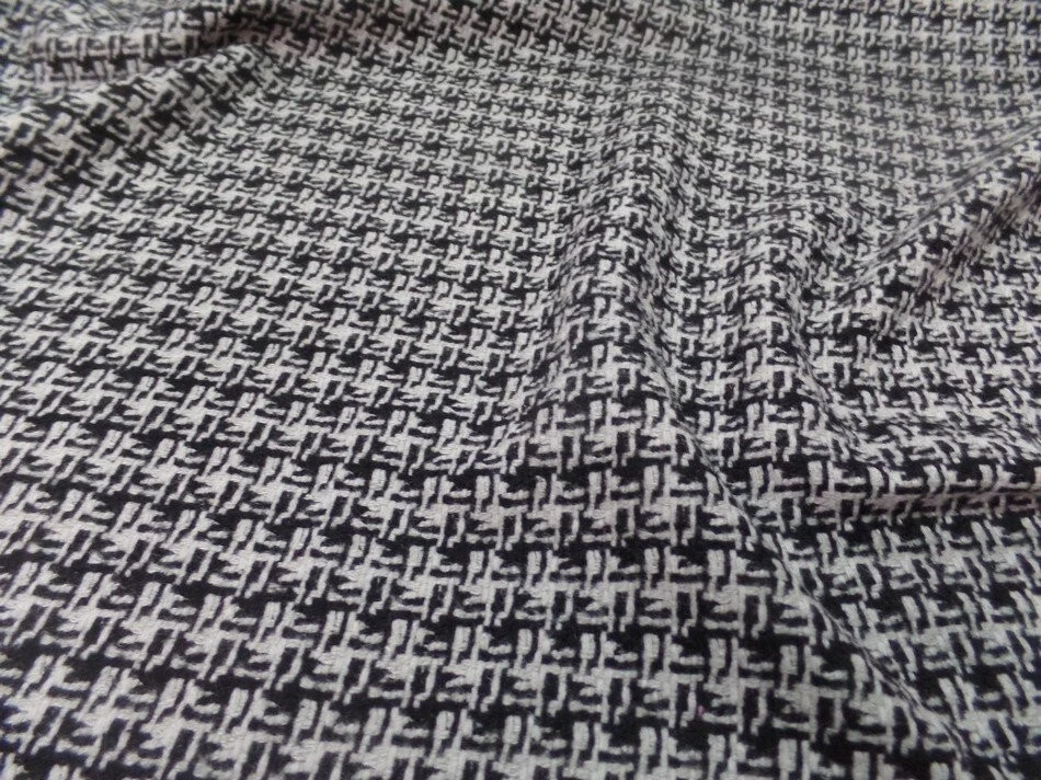Tissu manteau style Chanel noir et blanc - Photo 3/4