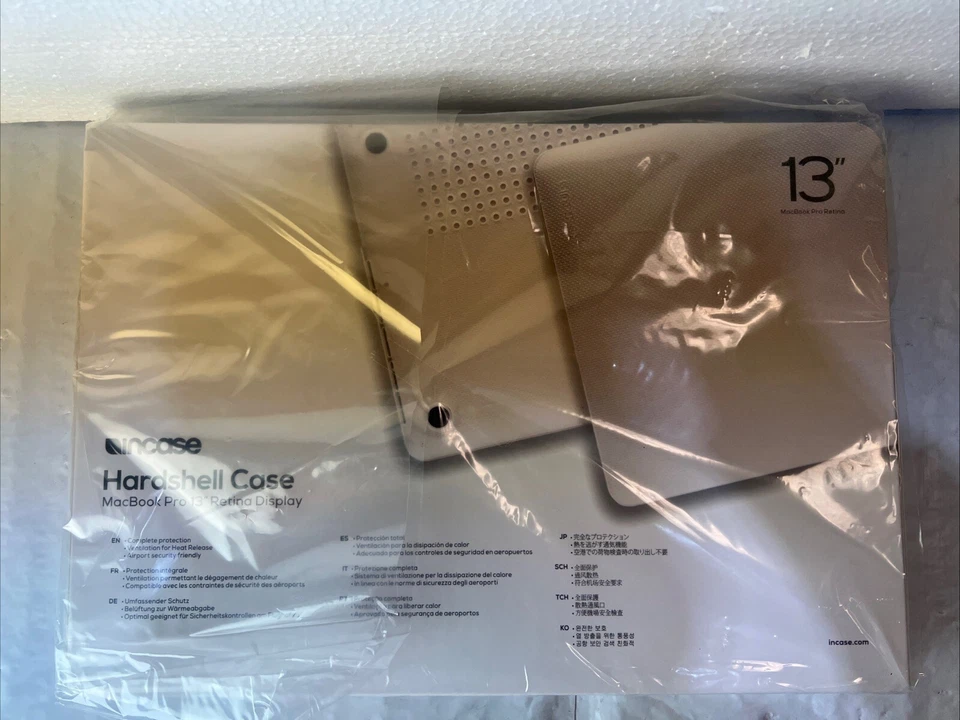 Incase Hardshell Case 13" MacBook Pro NEW - Image 2 of 2