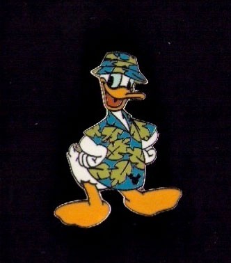 Disney WDW 2005 Cast Lanyard Collection 4 Aloha Shirts Donald Duck Pin