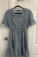 Pretty Garden Women's Blue Floral Dress Size Medium Short Sleeve