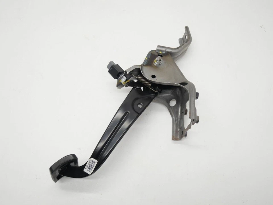 2014-2019 Kia Soul Brake Stop Foot Floor Pedal Pad Assembly Automatic Trans OEM - Image 4 of 4