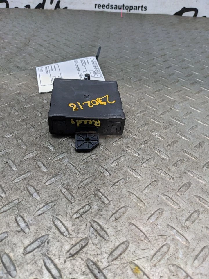 2013-2016 Ram 1500 2500 3500 RIGHT Door Module Manual Fold Mirrors 68155 1169508 - Image 2 of 4