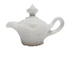 White Milk Glass Creamer Kemple Yutec Pattern Sawtooth Vintage 