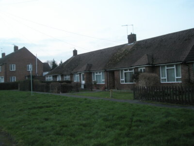 Foto 6x4 alte Leute Bungalows in Bosmere Gardens Emsworth aufgenommen aus p c2008